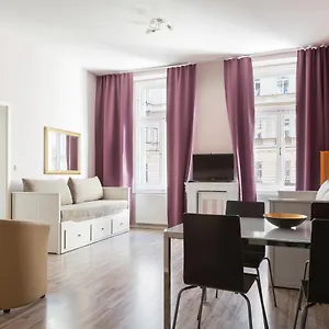 3* Отель Royal Court Legerova