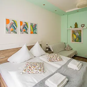 Ruterra Apartment Cimburkova Prag